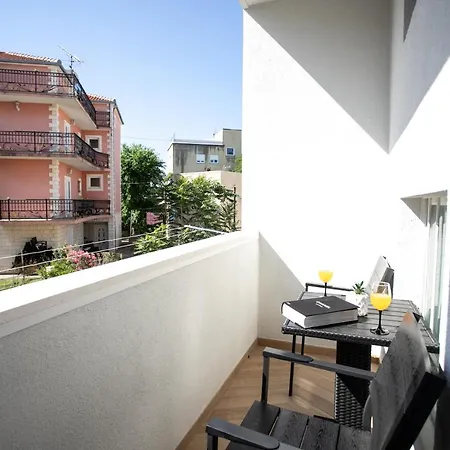 Prestigious Downtown Apartment Split